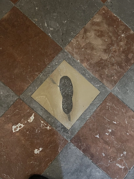 Fußabdruck des Teufels in der Frauenkirche